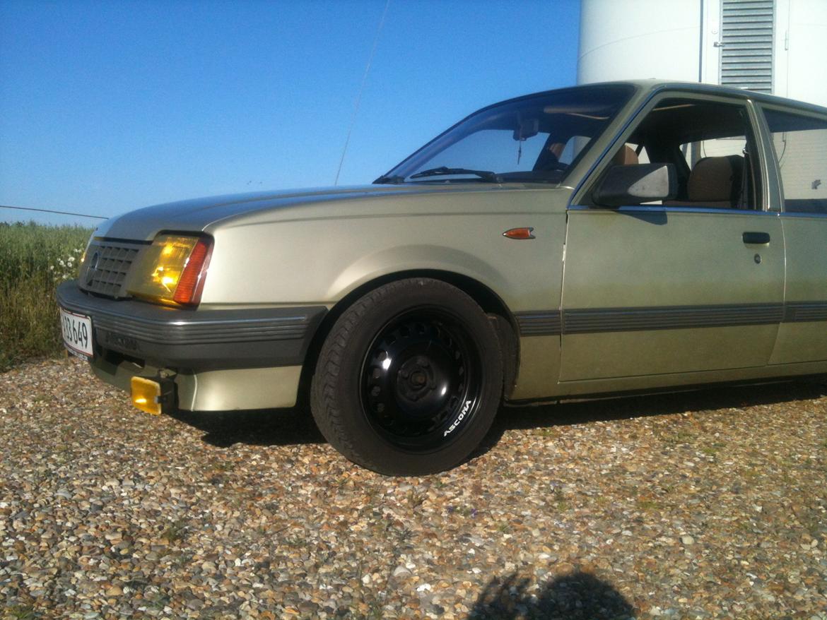 Opel Ascona C 1.6s SOLGT billede 11