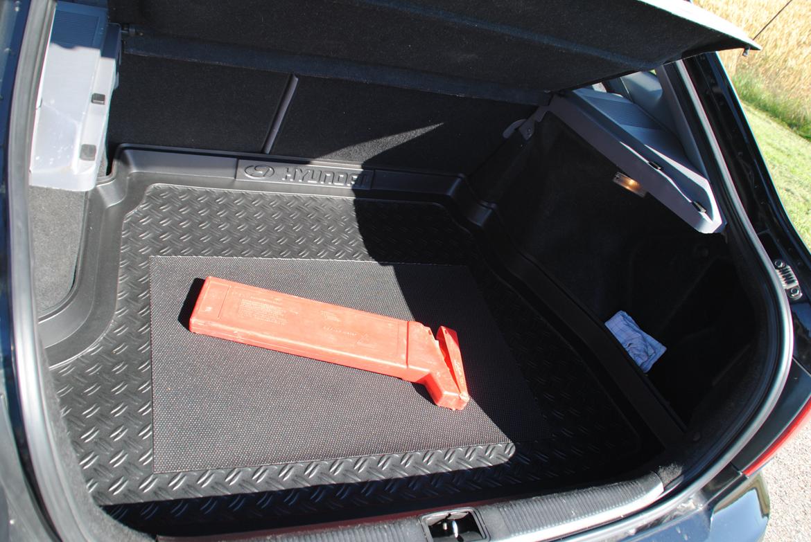 Hyundai Elantra 1.6 GLS - Mit store dejlige bagagerum billede 9