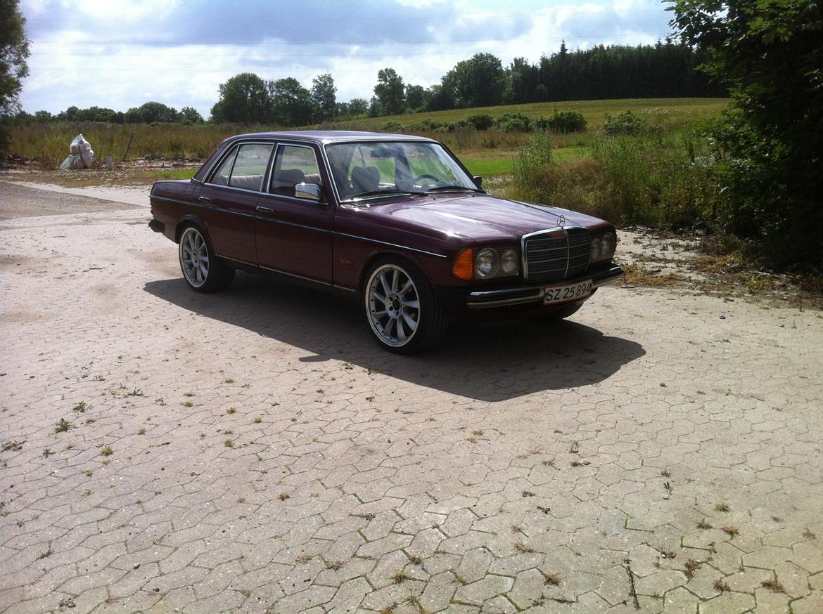 Mercedes Benz 200 W123 billede 5