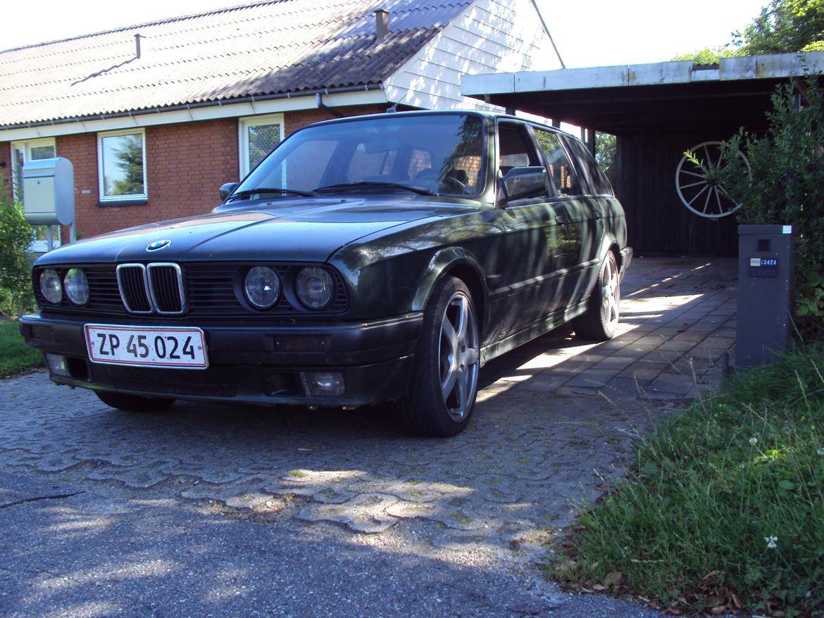 BMW 320i Touring billede 1