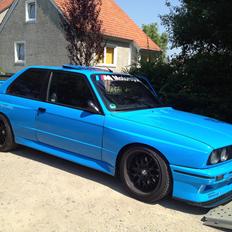 BMW M3 E30