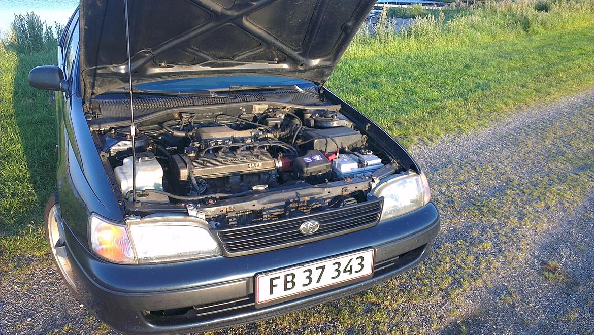 Toyota Carina E billede 4