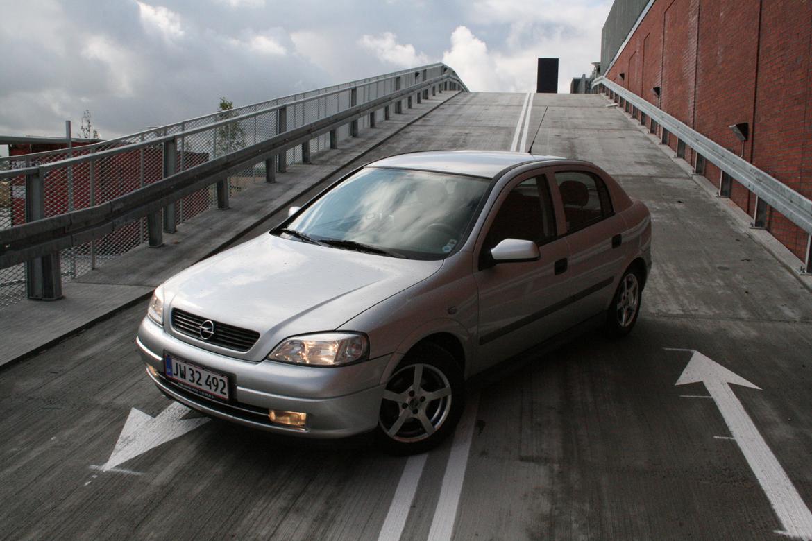 Opel Astra 1,6 16v Comfort (Solgt) billede 1