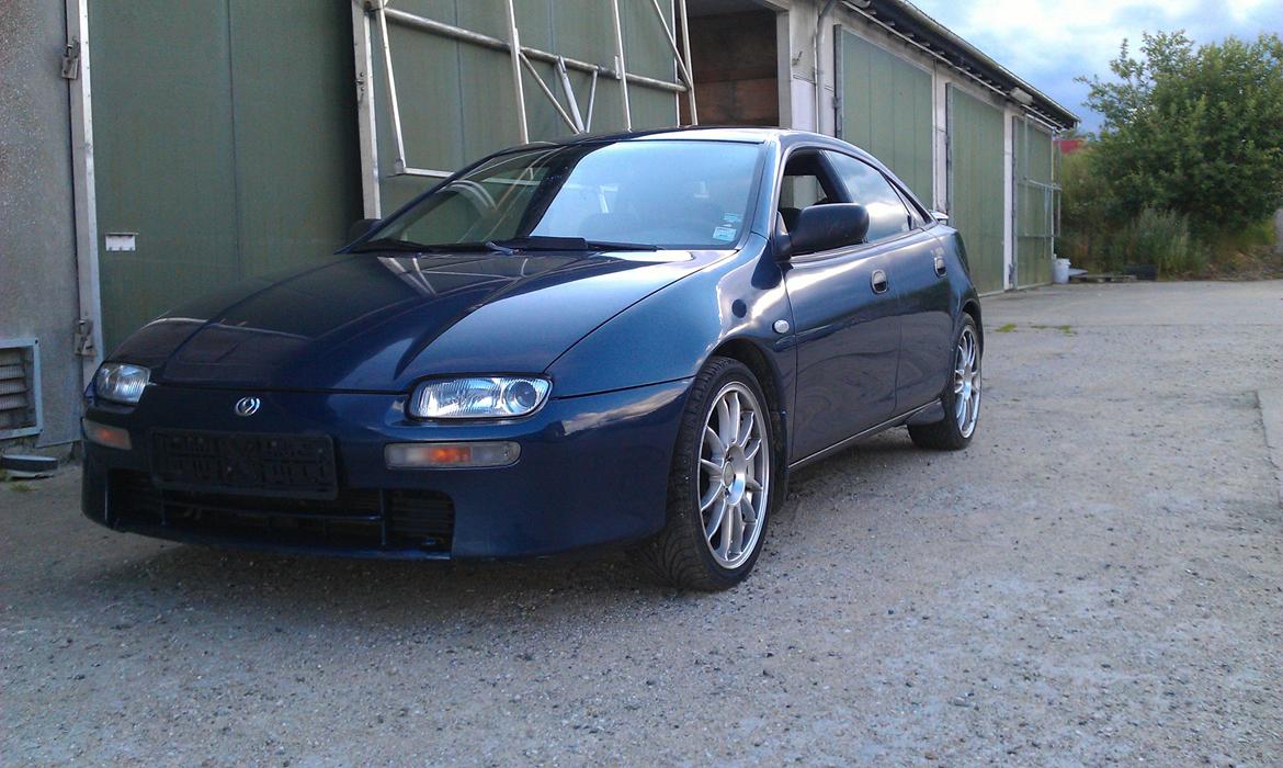 Mazda 323F BA 1,8L billede 2