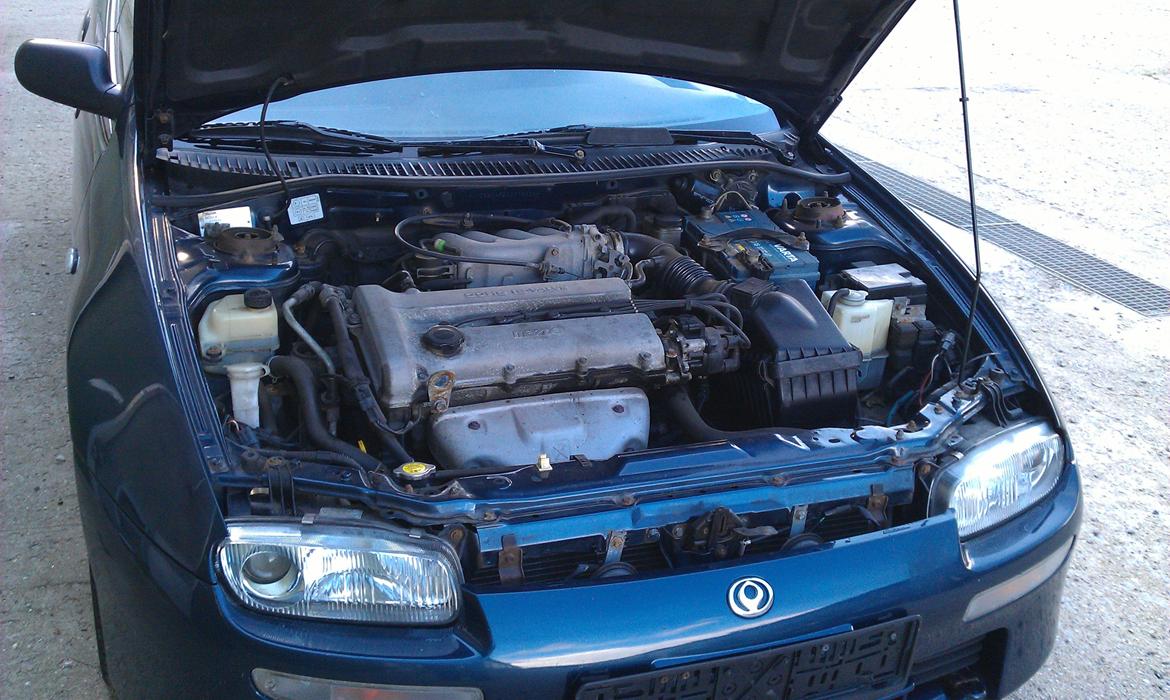 Mazda 323F BA 1,8L billede 6