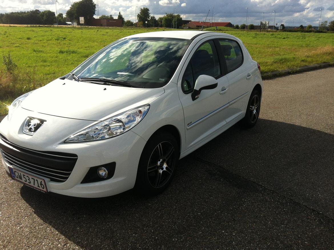 Peugeot 207 98G billede 1