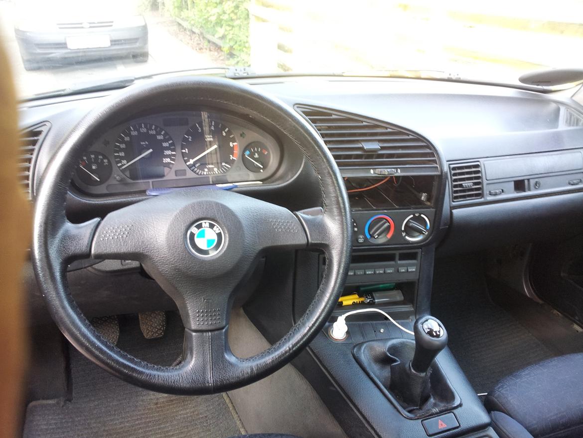 BMW e36 318i Skrot Projektet billede 11