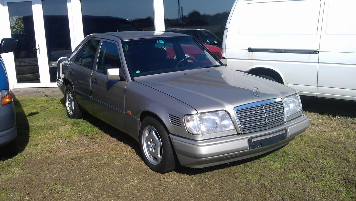 Mercedes Benz W124 E 250 billede 1