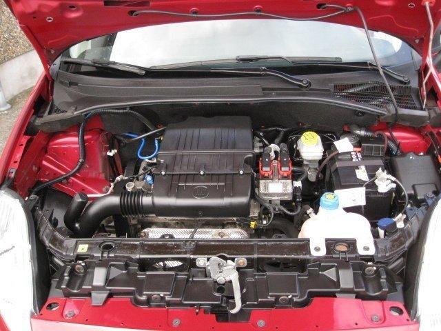 Fiat Grande Punto 1,4 16V Dynamic "TOTALSKADET" billede 15