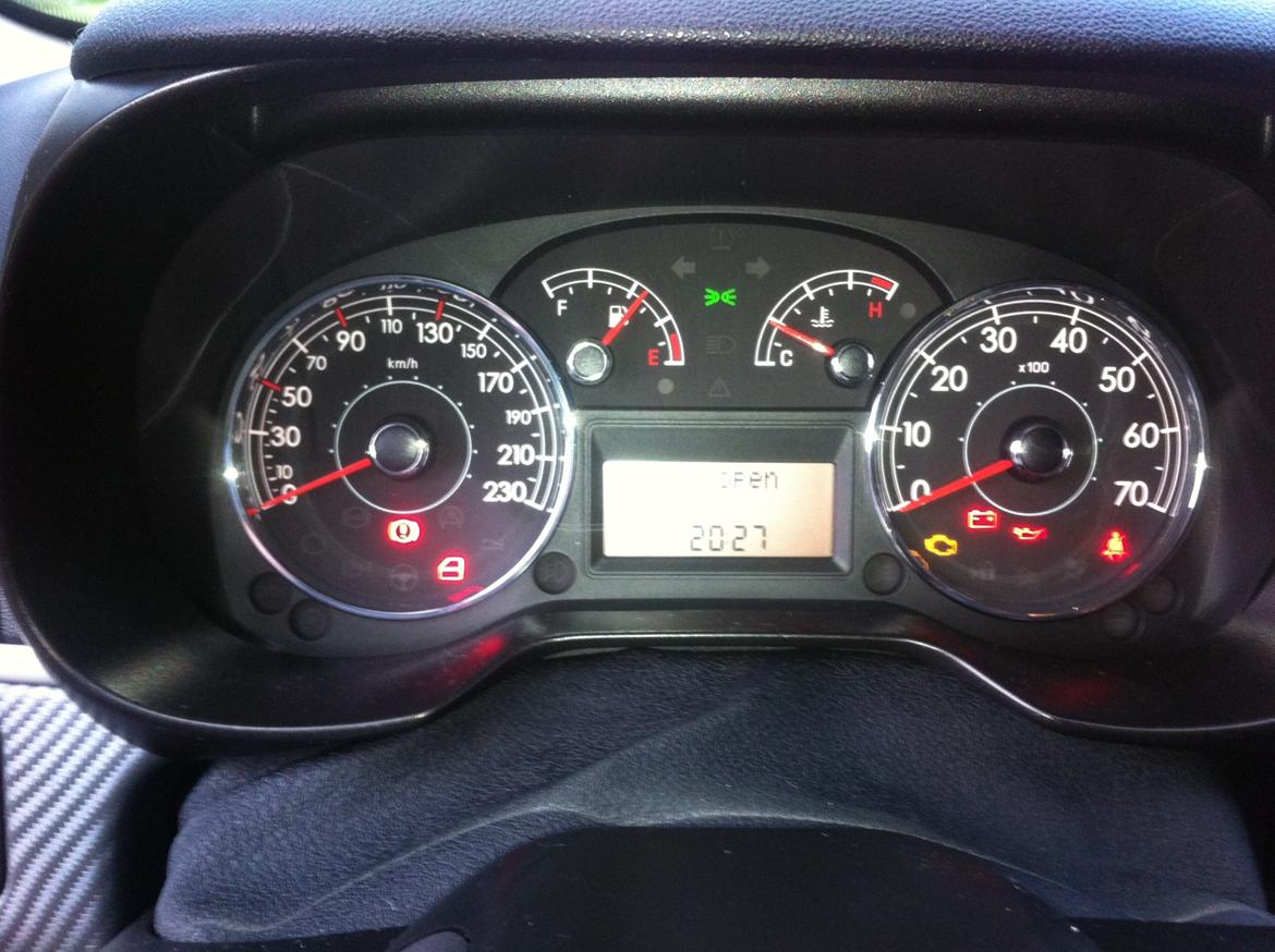 Fiat Grande Punto 1,4 16V Dynamic "TOTALSKADET" billede 13