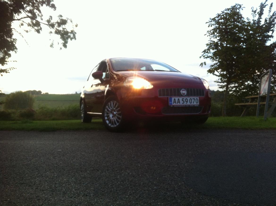 Fiat Grande Punto 1,4 16V Dynamic "TOTALSKADET" billede 5