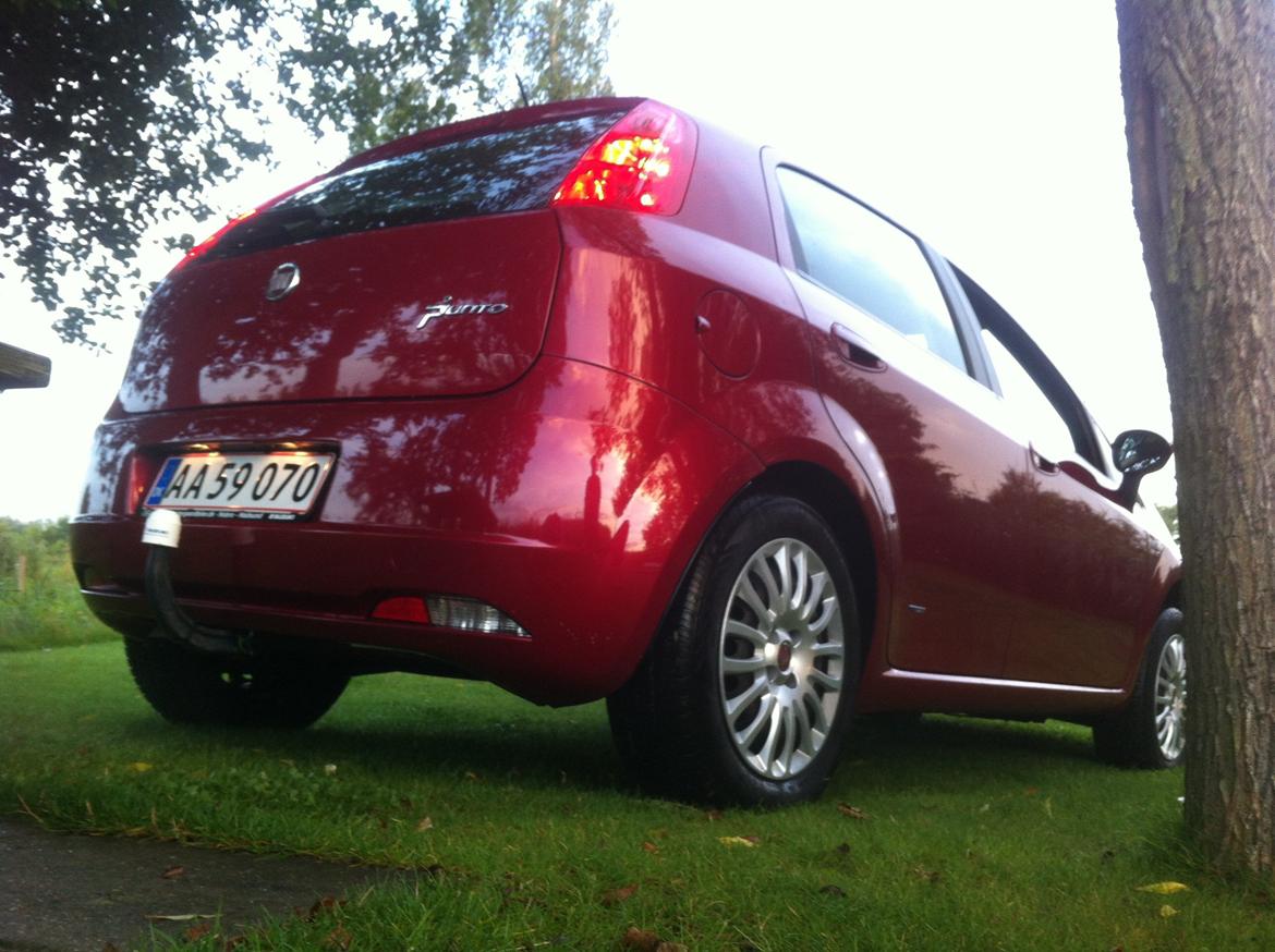 Fiat Grande Punto 1,4 16V Dynamic "TOTALSKADET" billede 7