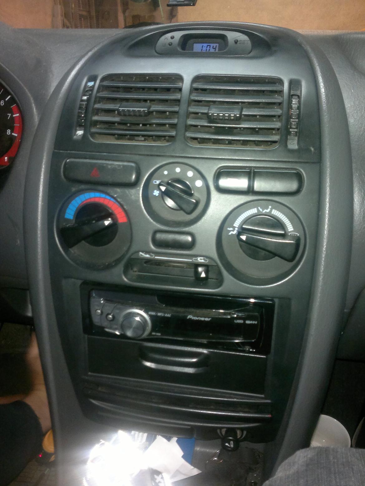 Mitsubishi Carisma 1.8 GLXi Model96/2000 billede 19