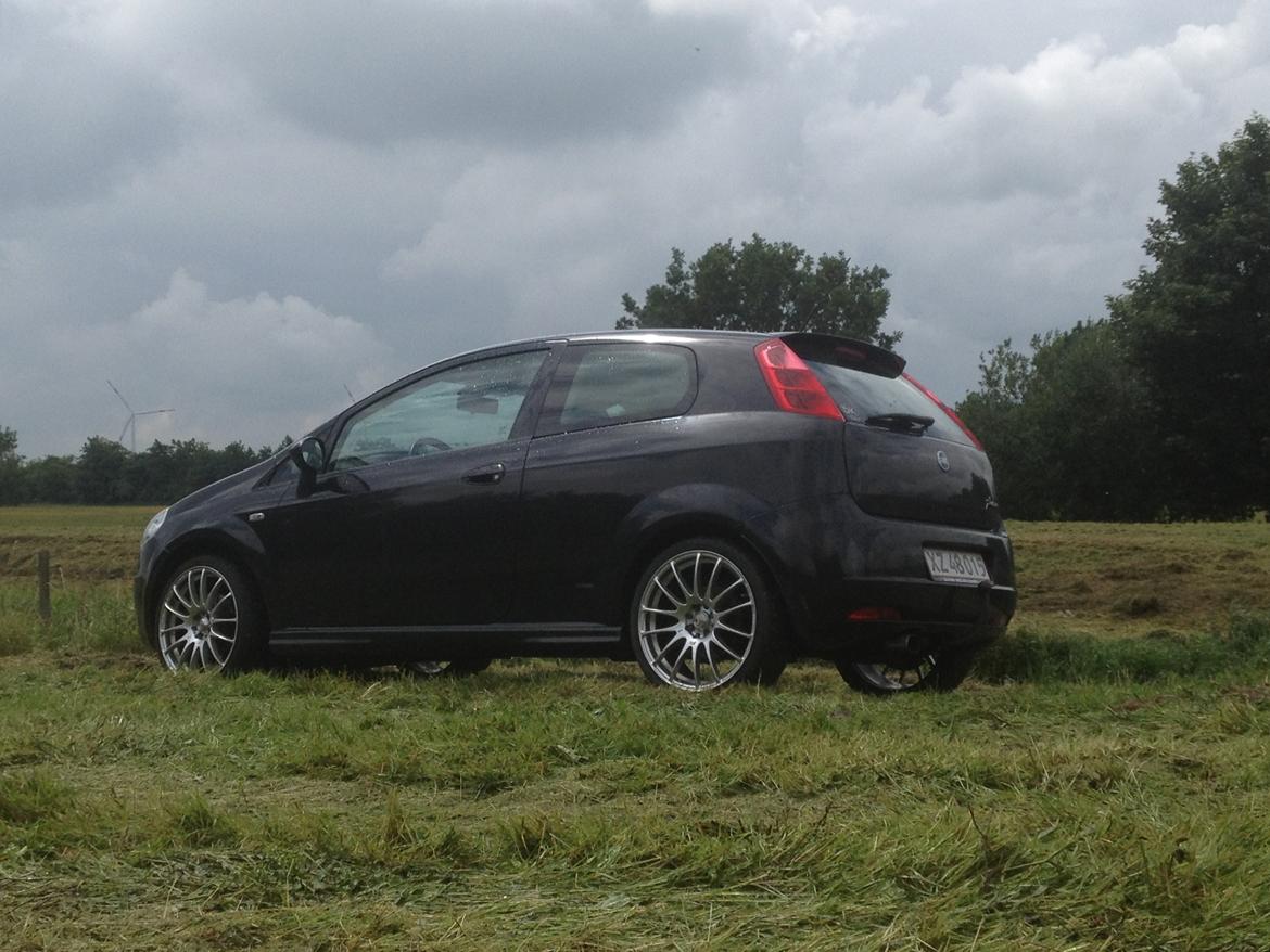 Fiat grande punto MJT 130 sport "solgt" billede 2