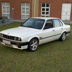 BMW E30 320I <byttet til saxo>