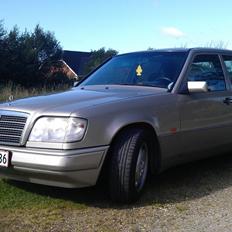 Mercedes Benz W124 E 250