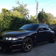 Nissan Skyline R33 GTR