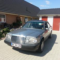 Mercedes Benz w124 300d