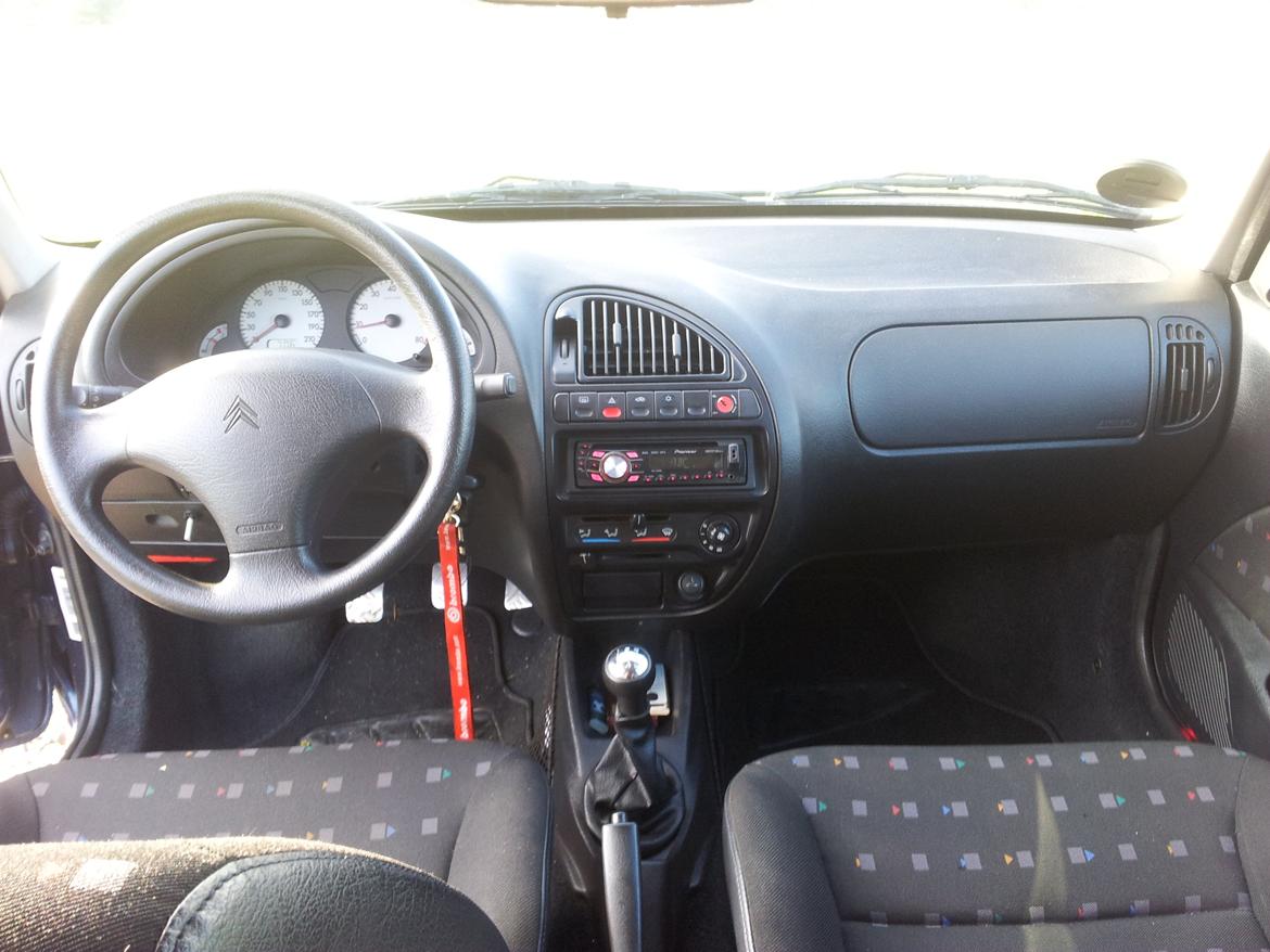 Citroën Saxo 1.6 8v Sport Innovation billede 9