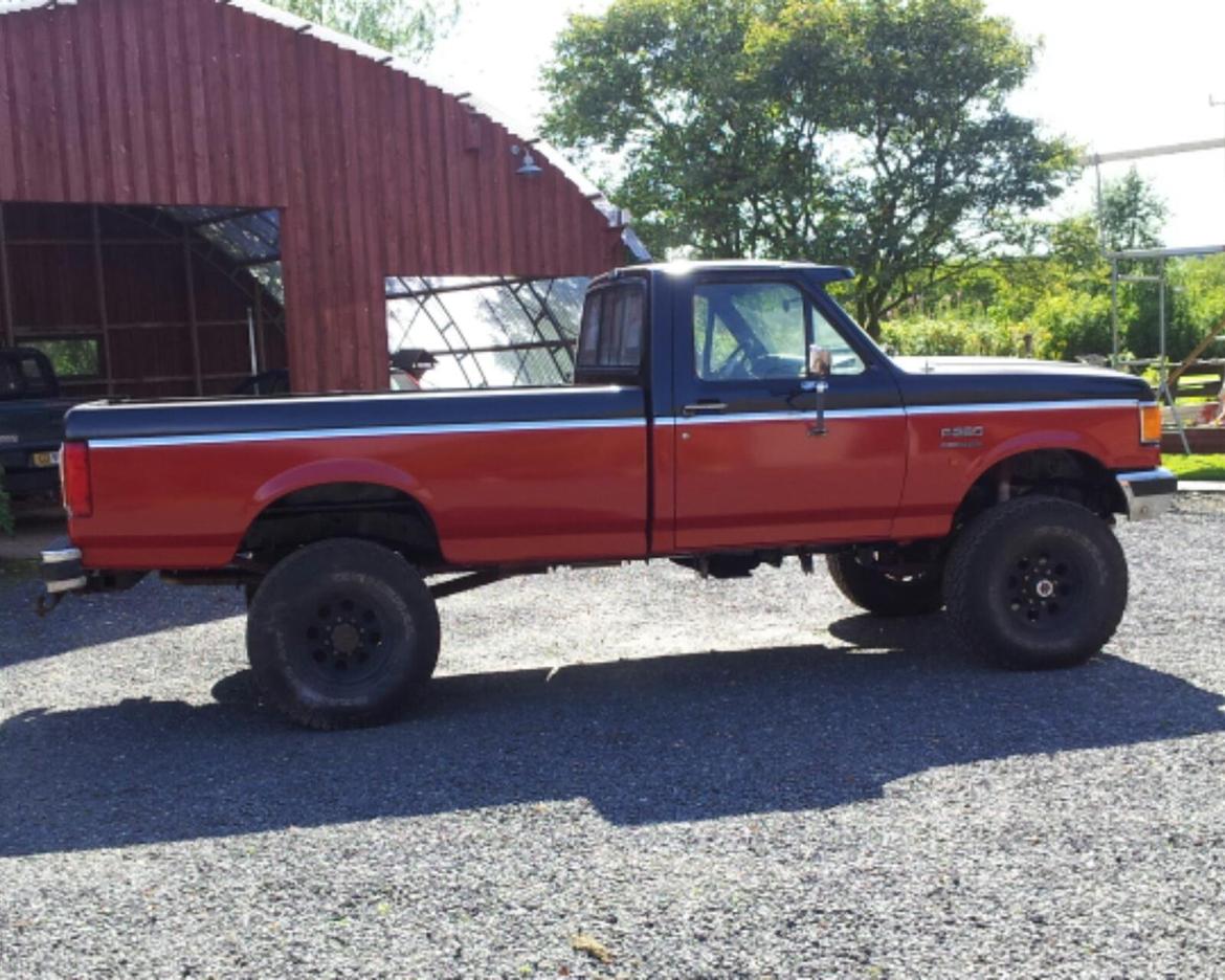 Amerikaner Ford F250 HD 4X4 - Lige trillet ud af værkstedet efter lakering billede 1