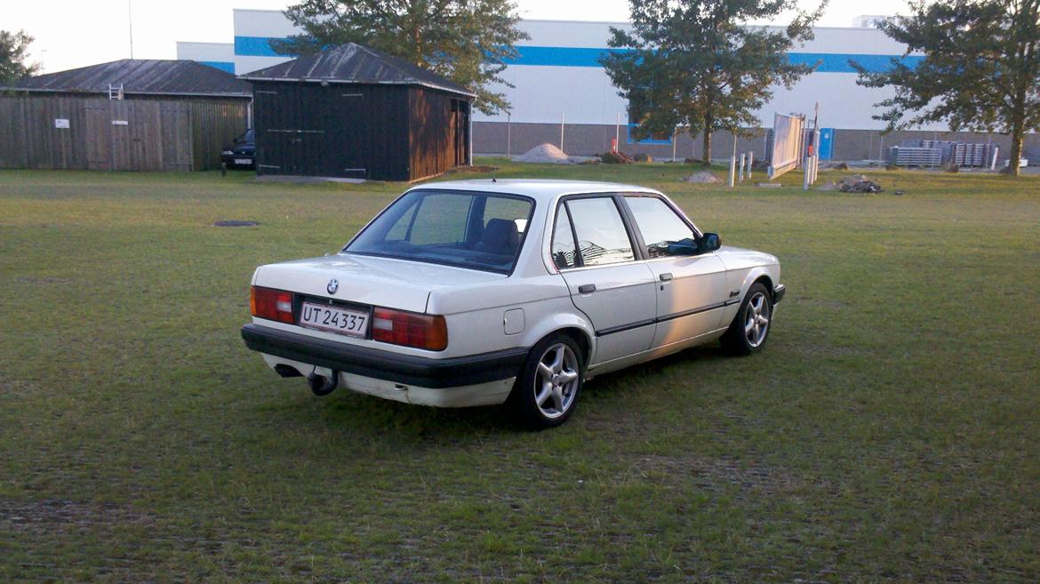 BMW E30 320I <byttet til saxo> billede 3