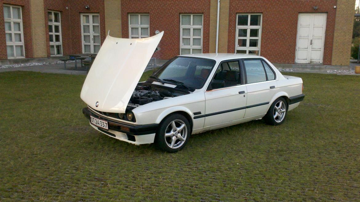 BMW E30 320I <byttet til saxo> billede 5