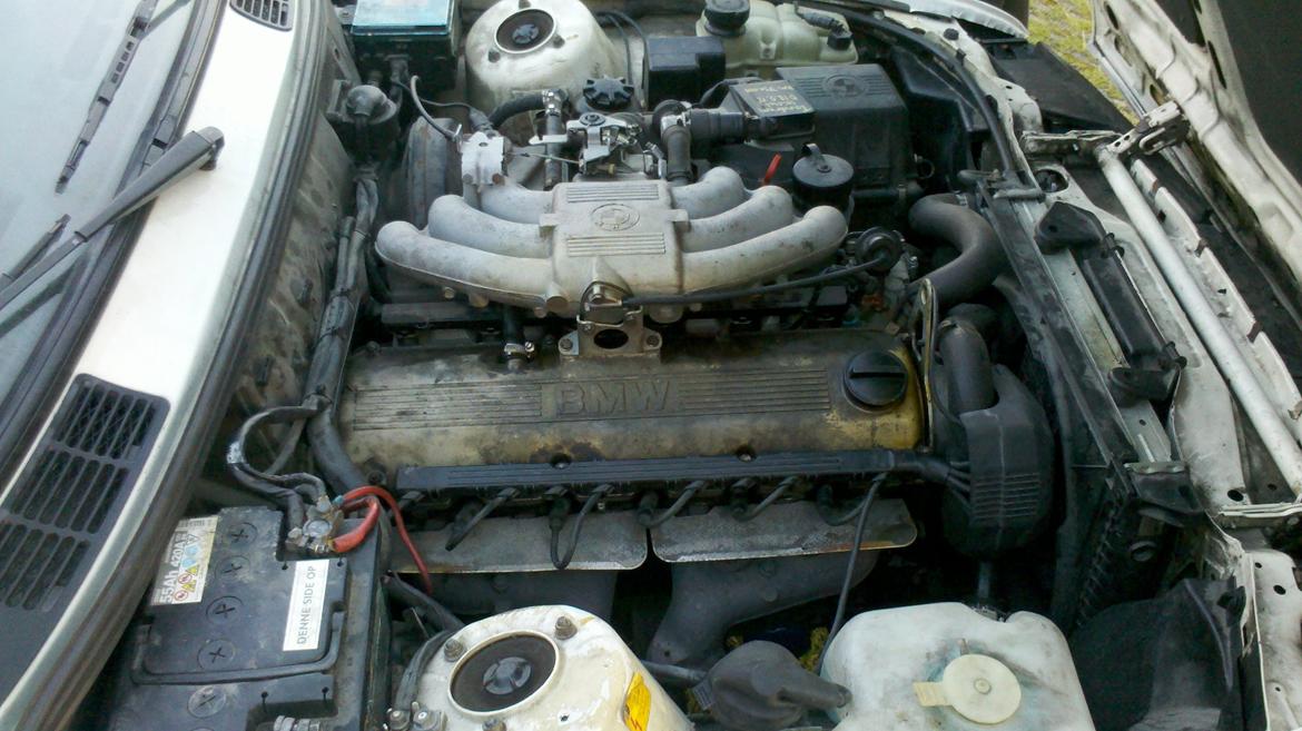 BMW E30 320I <byttet til saxo> billede 9