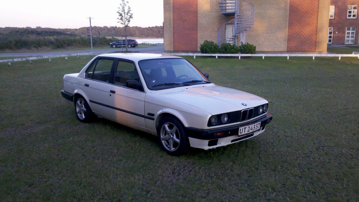 BMW E30 320I <byttet til saxo> billede 2