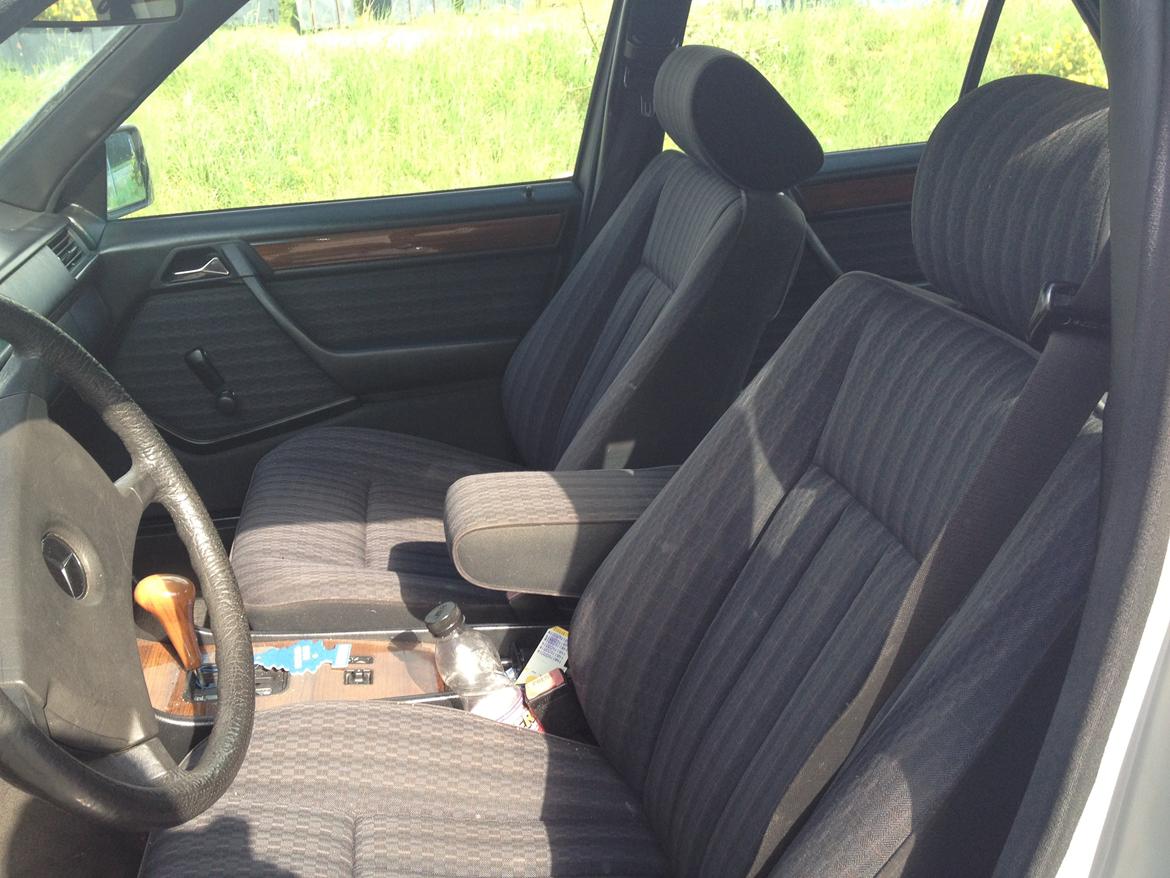 Mercedes Benz 230E *Solgt* billede 7