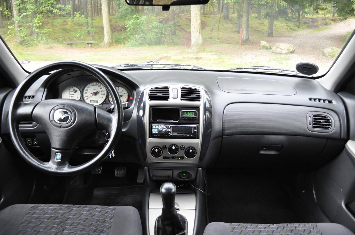 Mazda 323F BJ billede 4