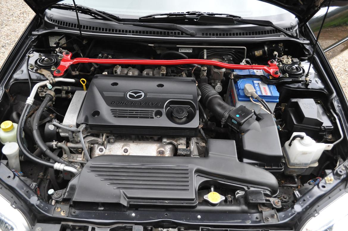 Mazda 323F BJ billede 8