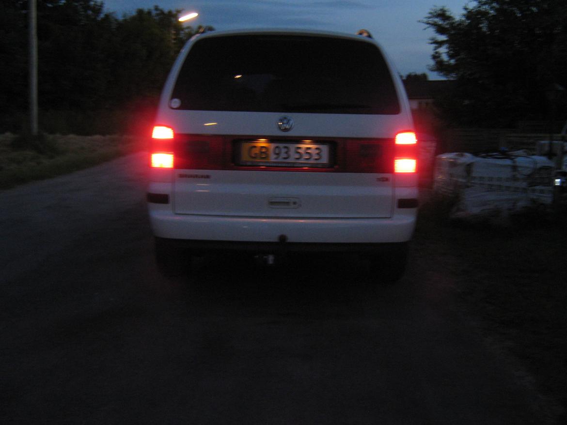 VW sharan - her har jeg lavet dobbelt baglys på bilen. billede 7