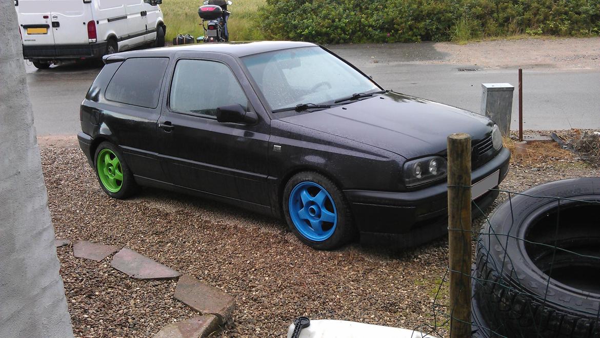 VW golf 1,8 (solgt) billede 2