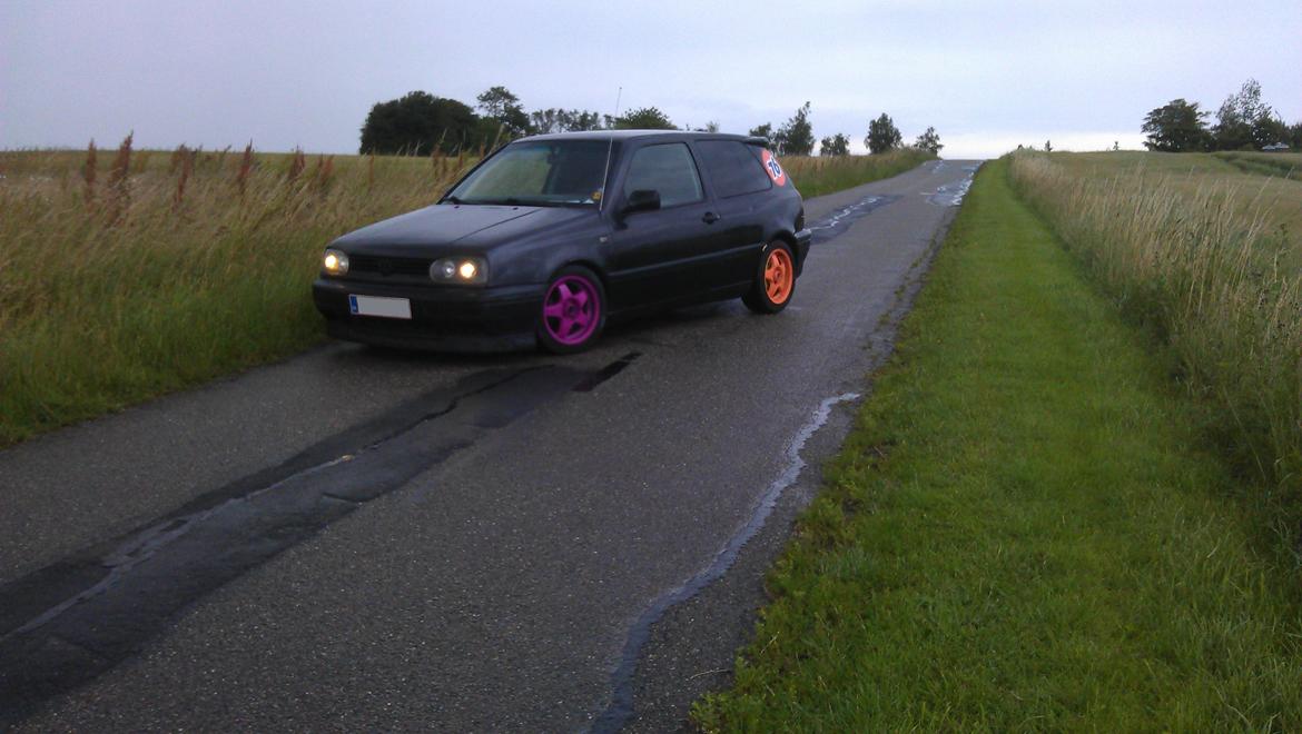 VW golf 1,8 (solgt) billede 4