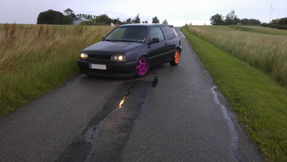 VW golf 1,8 (solgt) billede 5