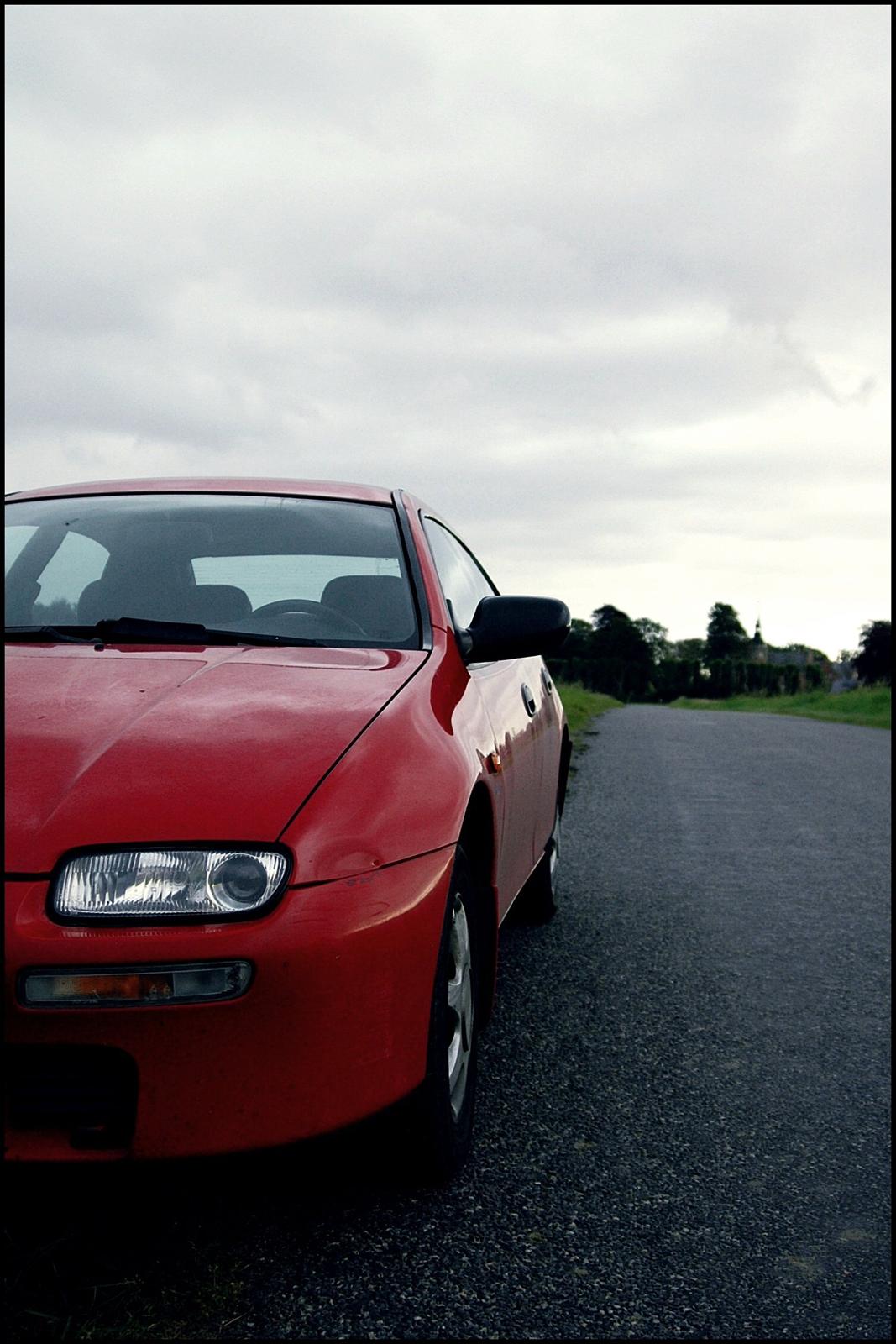 Mazda 323f [SOLGT] billede 2