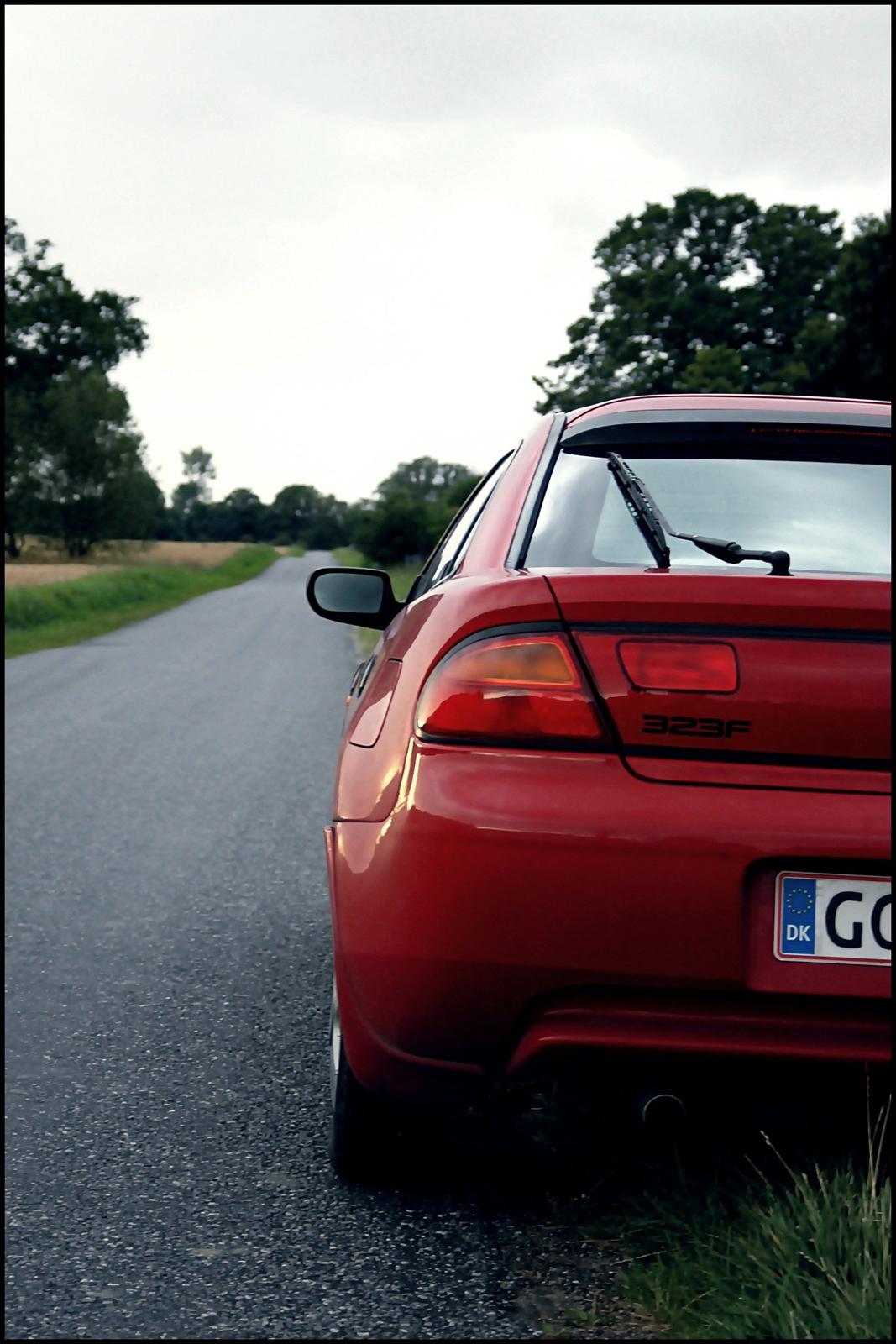 Mazda 323f [SOLGT] billede 3