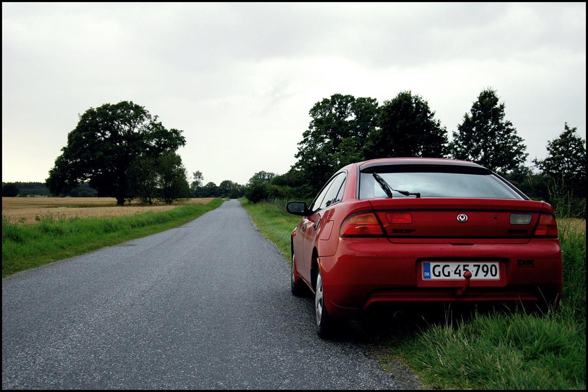 Mazda 323f [SOLGT] billede 4