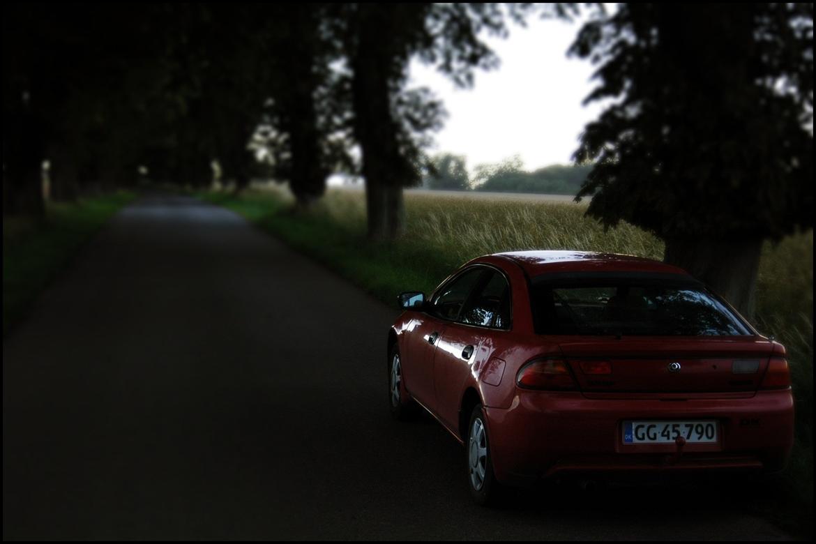 Mazda 323f [SOLGT] billede 5