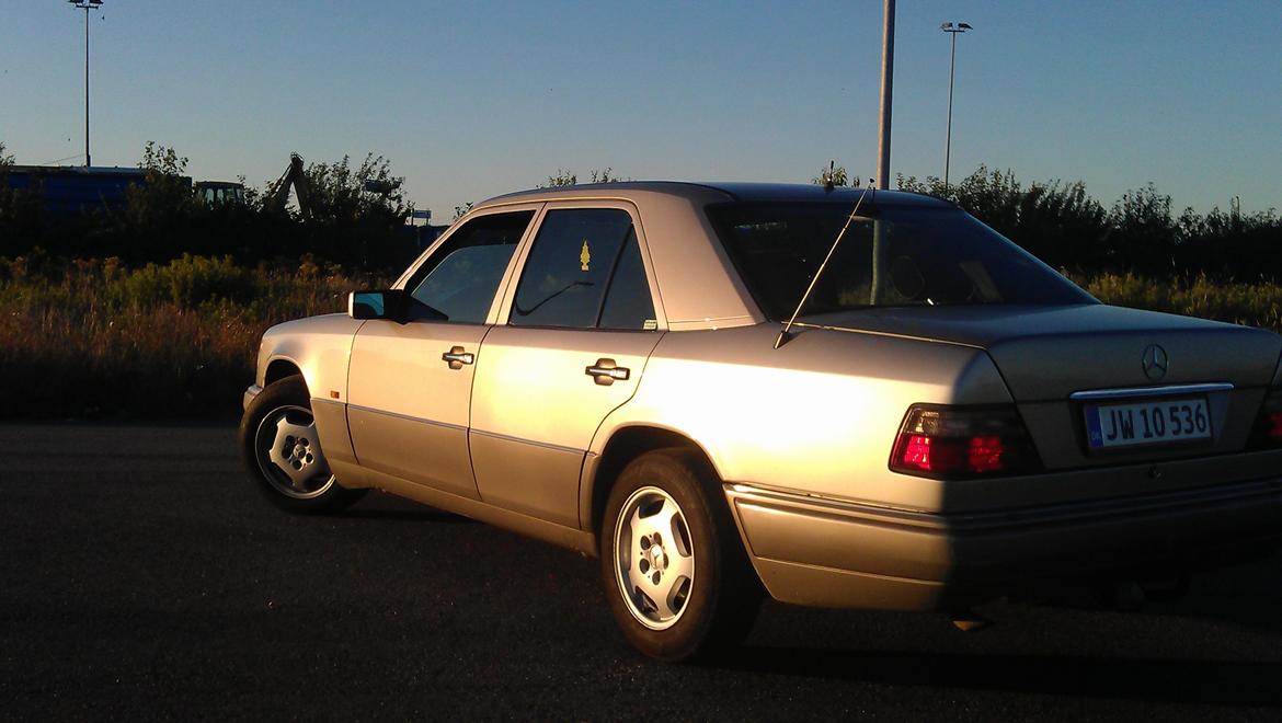 Mercedes Benz W124 E 250 billede 5