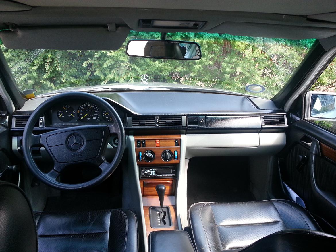 Mercedes Benz w124 300d billede 3