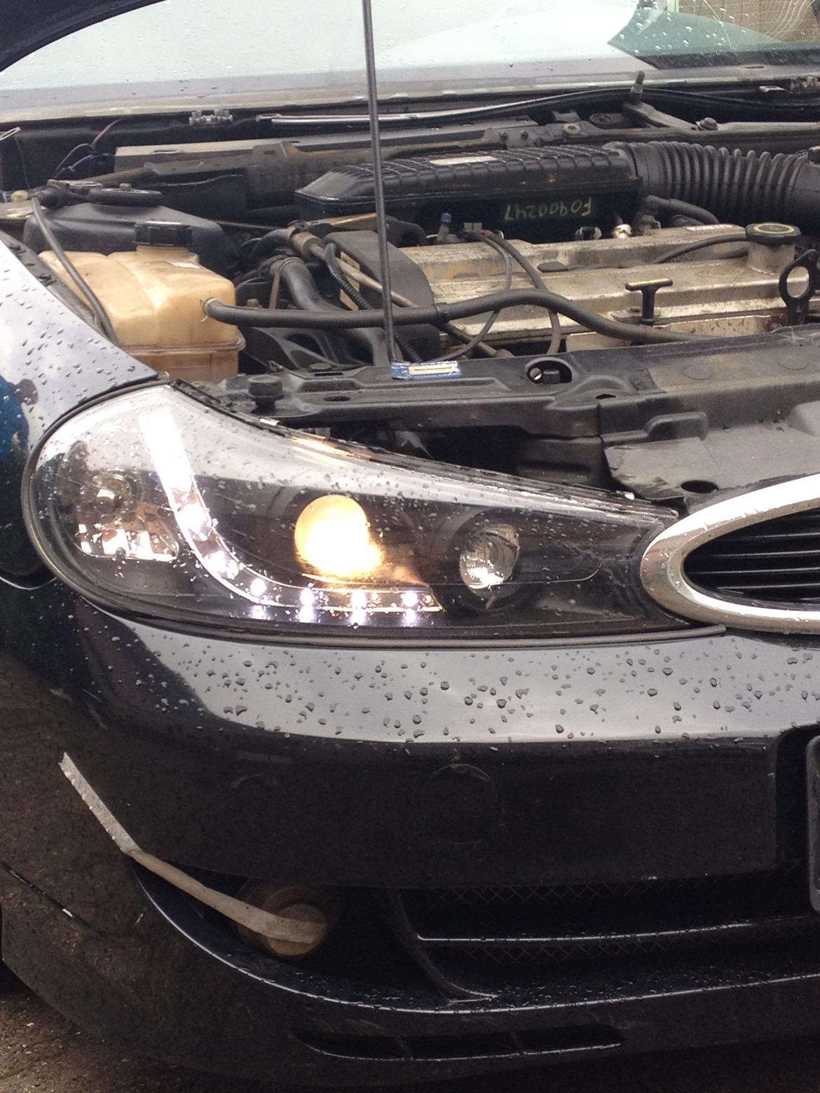 Ford Mondeo II notchback (BFP) billede 3