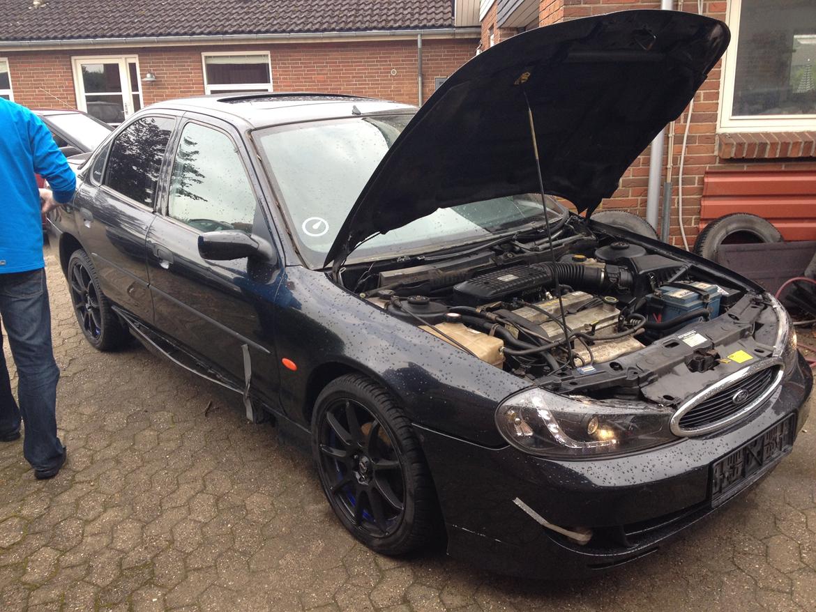 Ford Mondeo II notchback (BFP) billede 4