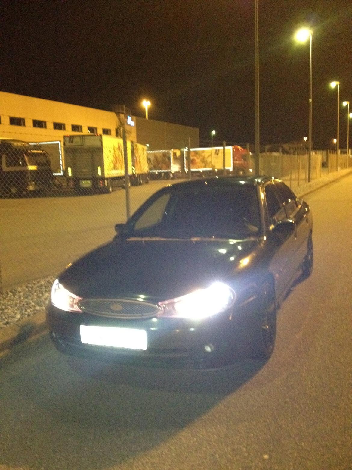 Ford Mondeo II notchback (BFP) billede 2