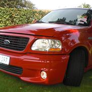 Ford F150 SVT RED LIGHTNING