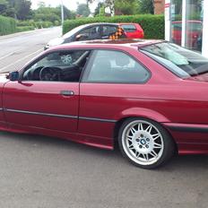 BMW e36 320i coupe
