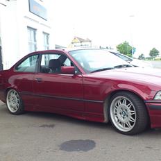 BMW e36 320i coupe