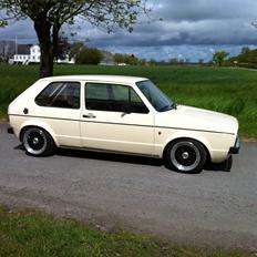 VW Golf 1 "Gofl 1" solgt