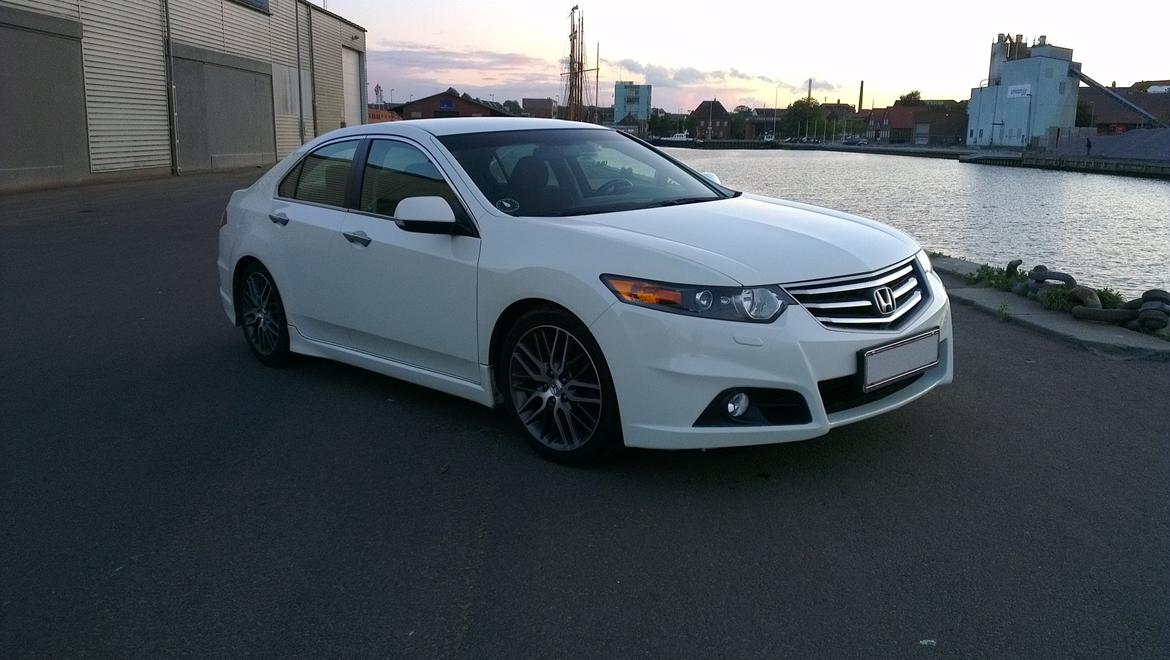 Honda Accord sedan Elegance billede 2