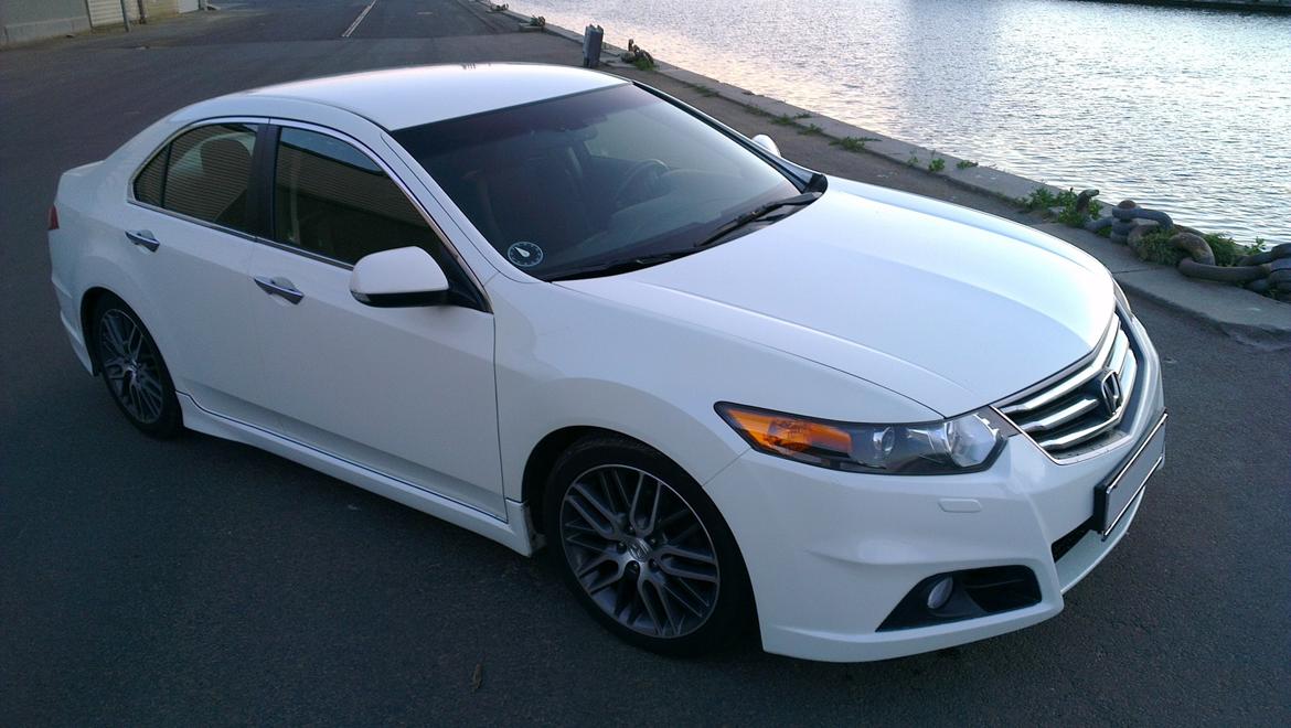 Honda Accord sedan Elegance billede 1